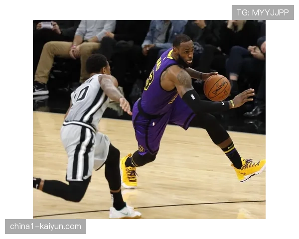 雷霆团队篮球展现极致传导 全场32次助攻8人得分上双